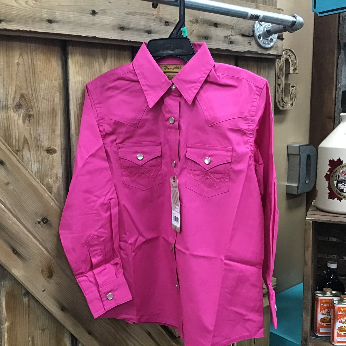 Wrangler 2025 pink shirt