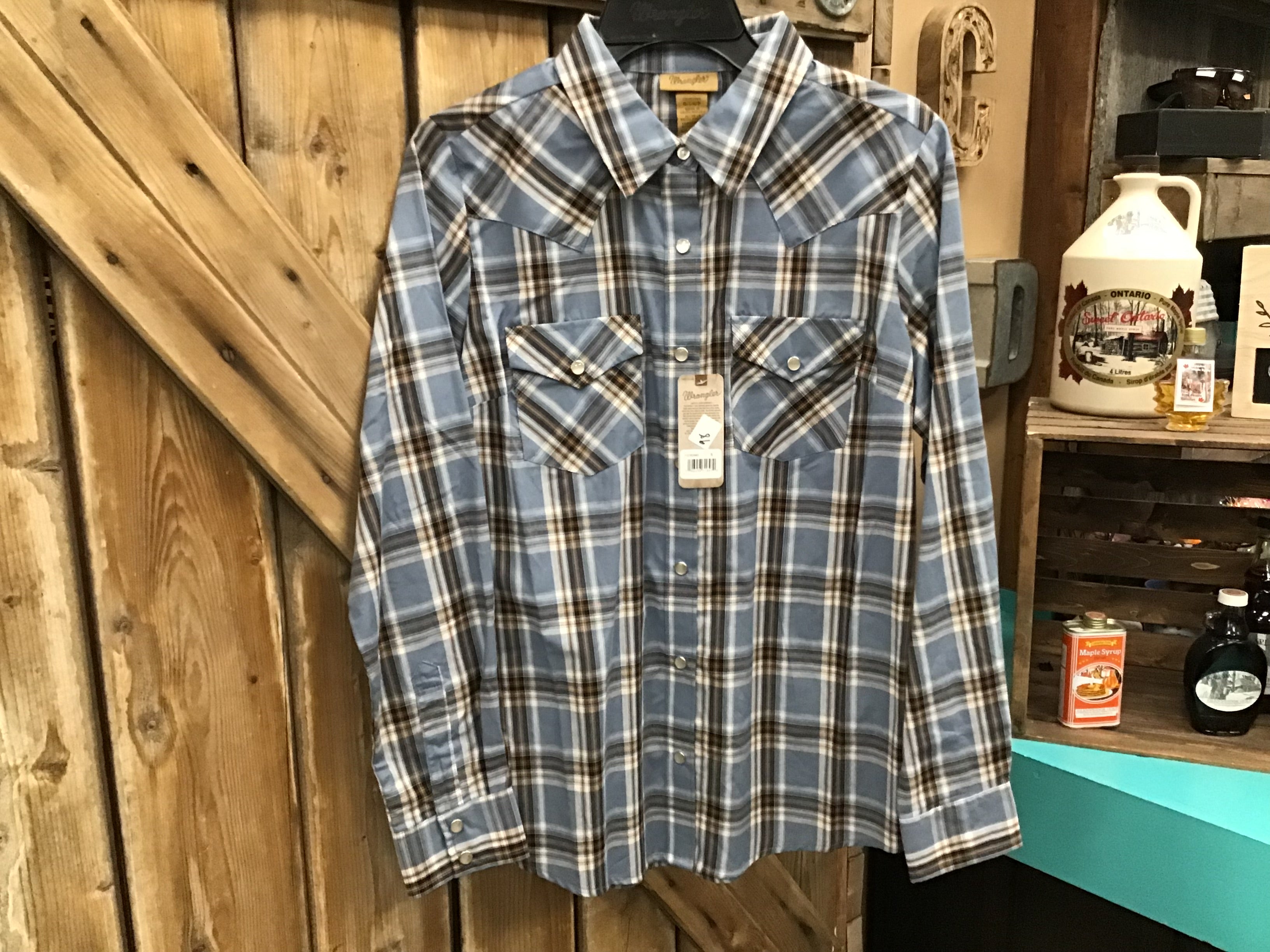 Wrangler Women’s Rodeo Shirts Size Small