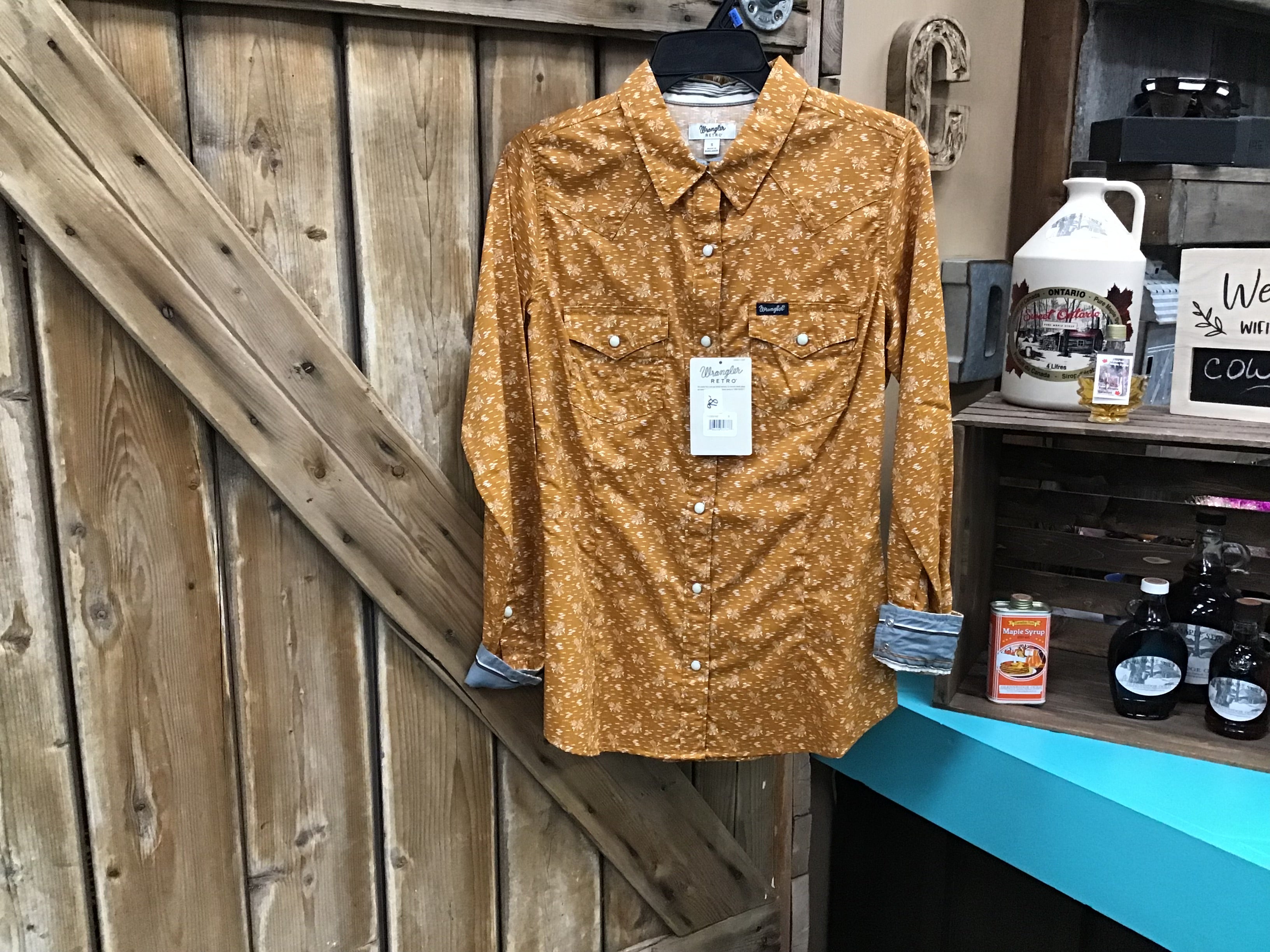 Wrangler Women’s Retro Rodeo Shirts size SMALL