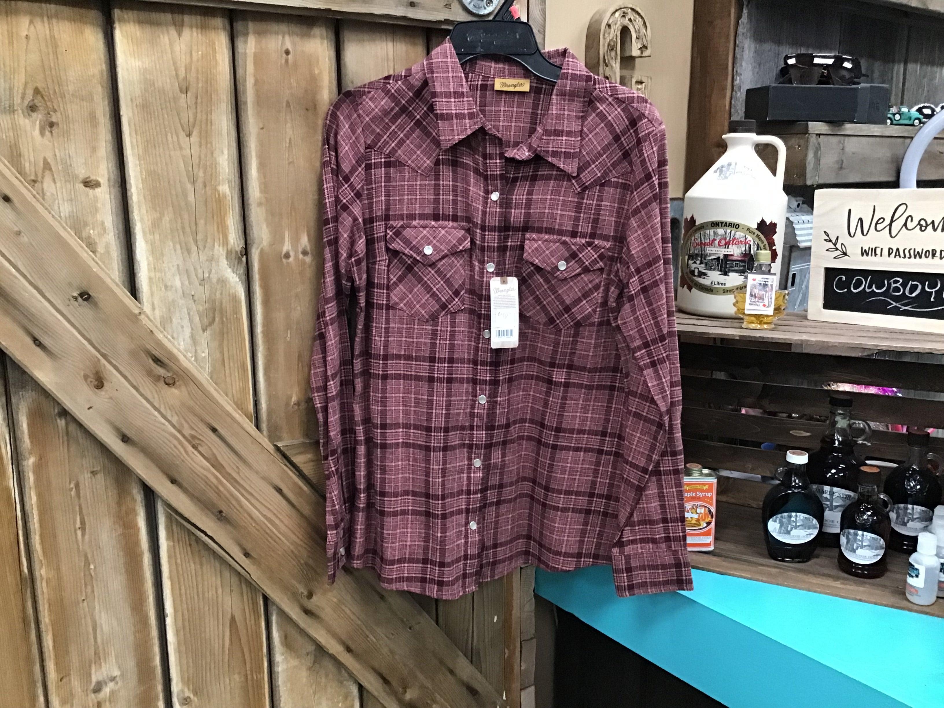 Wrangler Women’s Flannel Rodeo Shirts SMALL