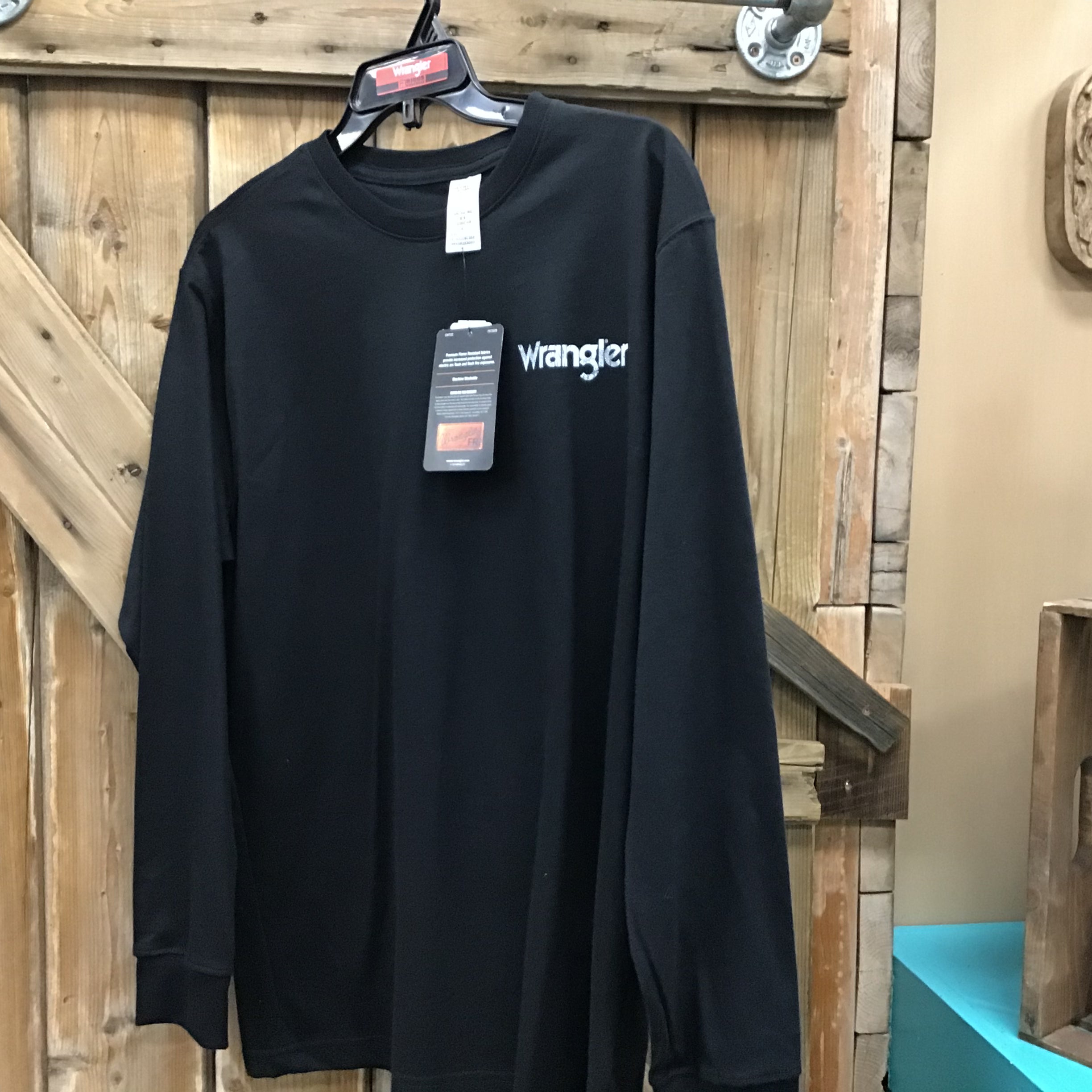 Wrangler Men’s Long Sleeve Tee - size MEDIUM