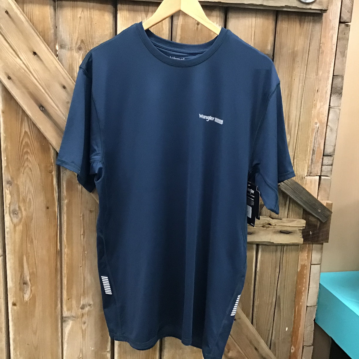 Wrangler Men’s Tee - size MEDIUM