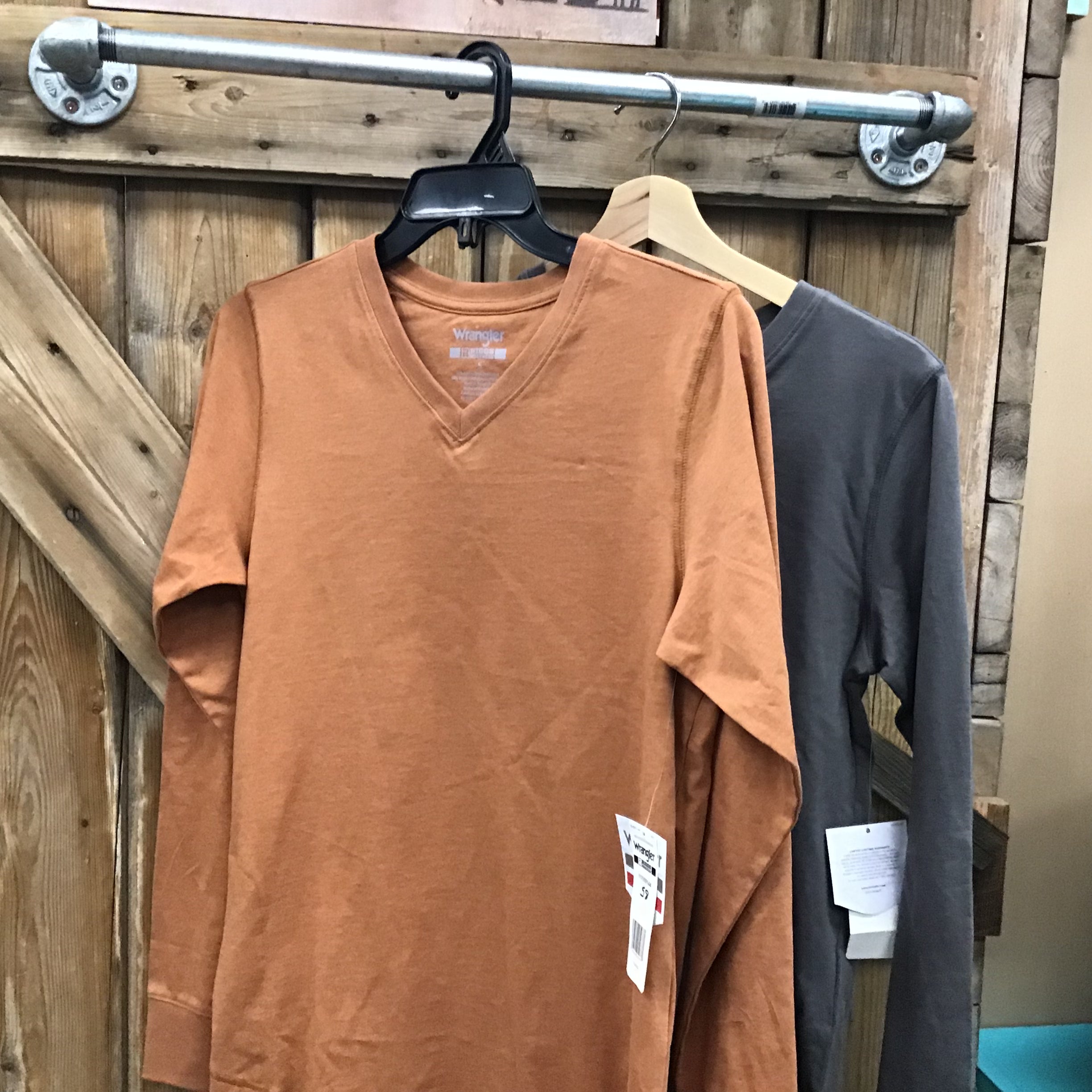 Wrangler Women’s Long Sleeve Tee size SMALL