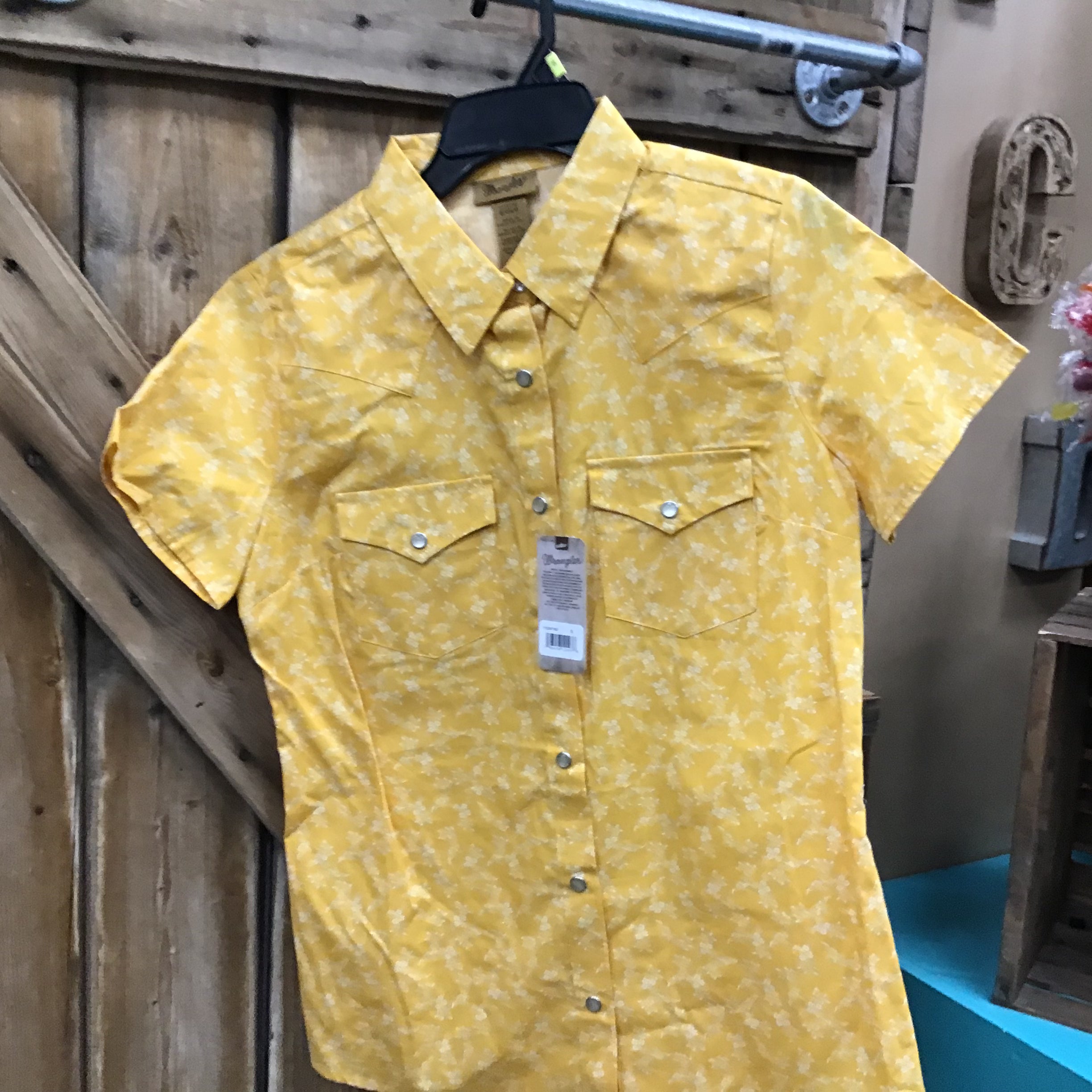 Wrangler Women’s Short Sleeve Rodeo Shirts size SMALL