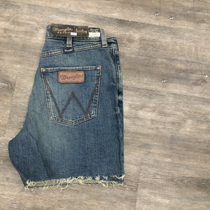 Wrangler Women’s Denim Shorts size 27 AVG