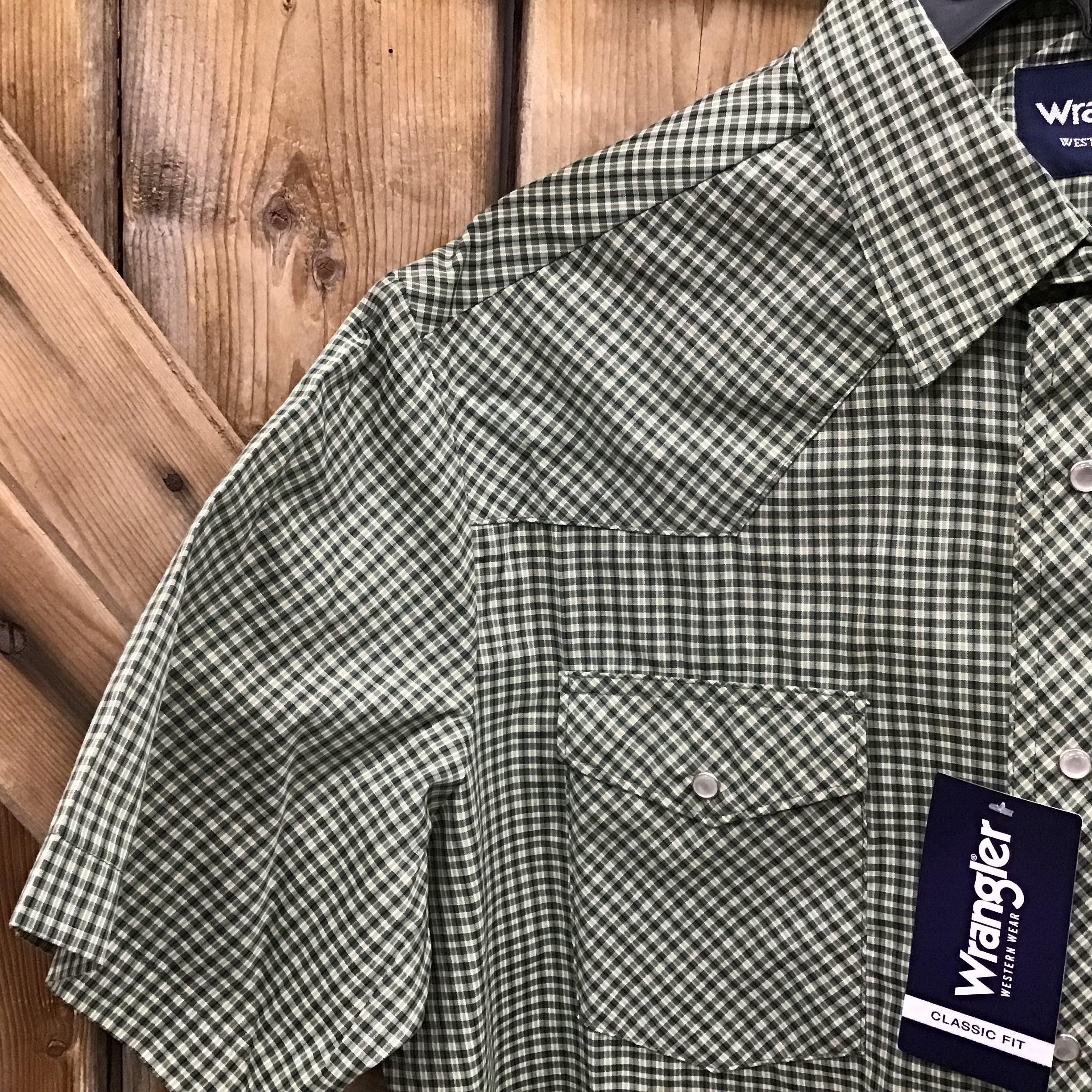 Wrangler LARGE Men’s Short Sleeved Shirt